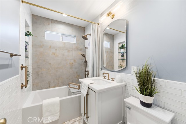 Detail Gallery Image 14 of 41 For 18638 Malden, Northridge,  CA 91324 - 4 Beds | 2 Baths