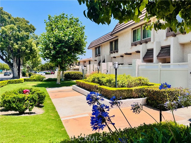 848 W Huntington Drive, Arcadia CA: https://media.crmls.org/medias/24d0f8b7-b777-4619-a225-edb85bfa1504.jpg