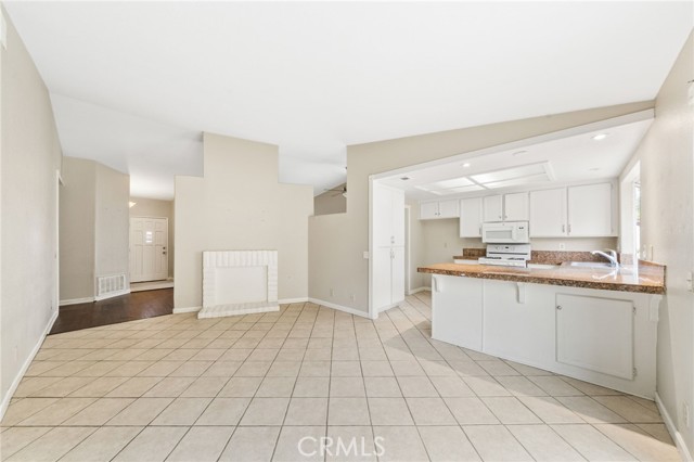 Detail Gallery Image 10 of 21 For 3075 Daniel Dr, Hemet,  CA 92545 - 4 Beds | 2 Baths
