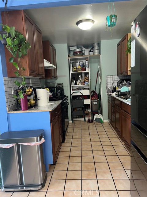 9122 S Hoover Street, Los Angeles CA: https://media.crmls.org/medias/24d15b69-6192-41ca-ba45-47407e6ad5d2.jpg