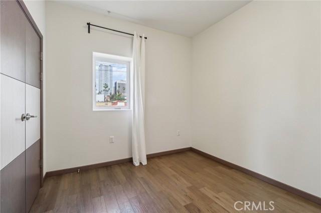 903 S New Hampshire Avenue, Los Angeles CA: https://media.crmls.org/medias/24d19535-5f5c-4efa-a847-9e2788324754.jpg