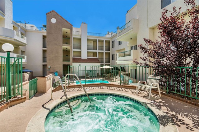 5420 Sylmar Avenue, Sherman Oaks CA: https://media.crmls.org/medias/24d20cac-385e-4e5b-a4bb-75232d980cfc.jpg