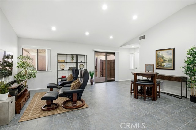 27968 Red Dawn, Menifee CA: https://media.crmls.org/medias/24d2e9de-aaf7-4ae1-8285-9a8b2aa49ebd.jpg