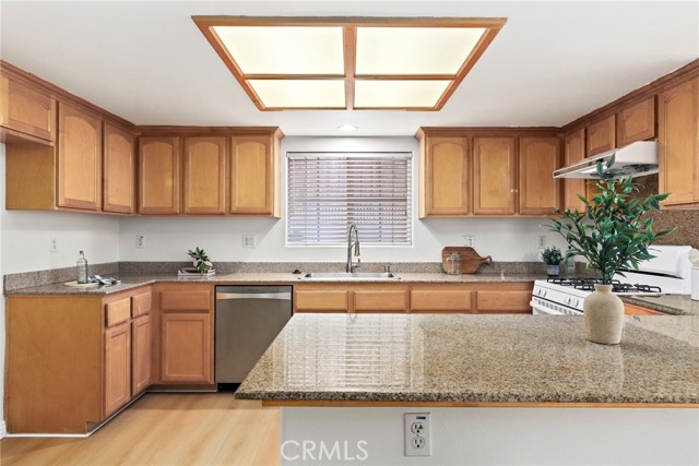 609 E Newmark Avenue, Monterey Park CA: https://media.crmls.org/medias/24d30007-e9ce-430a-8888-eeb2bd3301ff.jpg