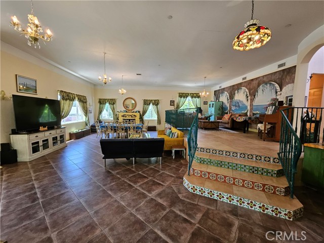 Detail Gallery Image 8 of 28 For 9740 La Canada Way, Shadow Hills,  CA 91040 - 3 Beds | 4 Baths