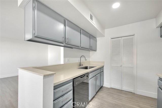 Detail Gallery Image 19 of 42 For 13961 Osborne St #210,  Arleta,  CA 91331 - 2 Beds | 2 Baths