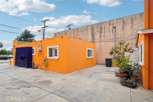 10240 Atlantic Avenue, South Gate CA: https://media.crmls.org/medias/24d3412e-0c20-4dea-952c-6a129cd27f14.jpg
