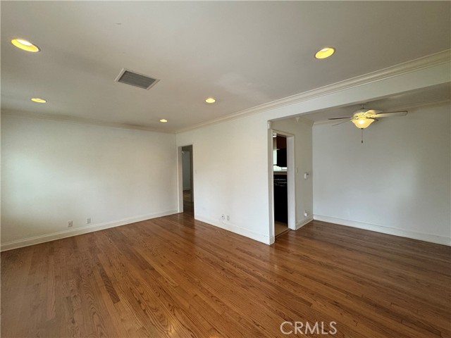 Detail Gallery Image 6 of 17 For 5722 Cedros Ave, Van Nuys,  CA 91411 - 3 Beds | 2 Baths