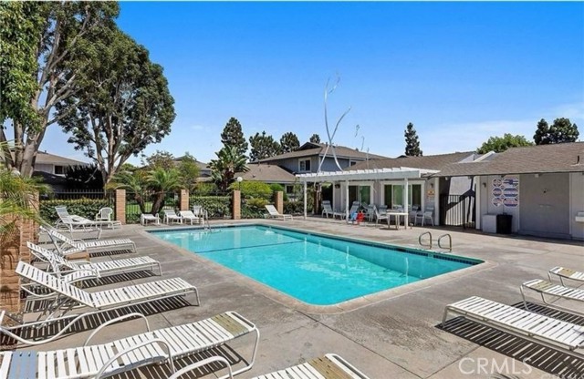 Detail Gallery Image 35 of 52 For 16396 Vista Roma, Huntington Beach,  CA 92649 - 2 Beds | 1 Baths