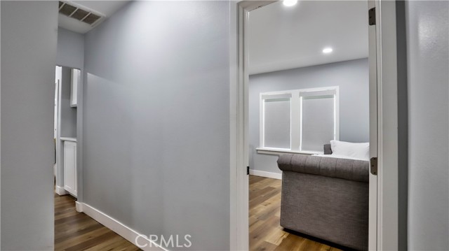 408 S Flower Street, Santa Ana CA: https://media.crmls.org/medias/24d44b05-66dc-4236-9358-553a404f4789.jpg