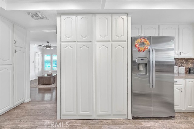 Detail Gallery Image 17 of 67 For 5026 Hersholt, Lakewood,  CA 90712 - 5 Beds | 2 Baths