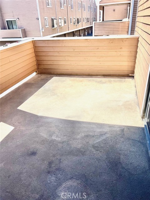 Detail Gallery Image 11 of 15 For 15125 Nordhoff St, North Hills,  CA 91343 - 2 Beds | 2/1 Baths
