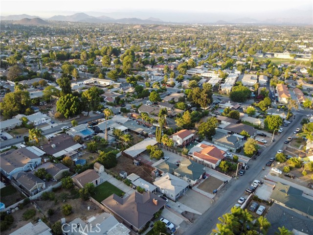 11661 Valverda Avenue, Riverside CA: https://media.crmls.org/medias/24d5d58b-7773-49ce-a121-d2bbf826e7e3.jpg