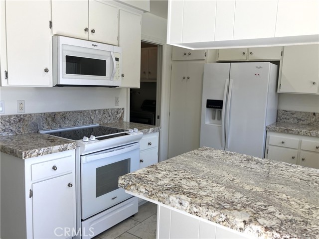 5135 Hampton Court, Westminster CA: https://media.crmls.org/medias/24d624d9-9534-4936-b6cb-dc9294594358.jpg