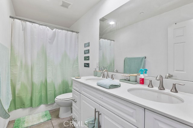 706 Leather Oak Lane, Pomona CA: https://media.crmls.org/medias/24d6fe6b-a763-45dd-9649-cec005ae6208.jpg