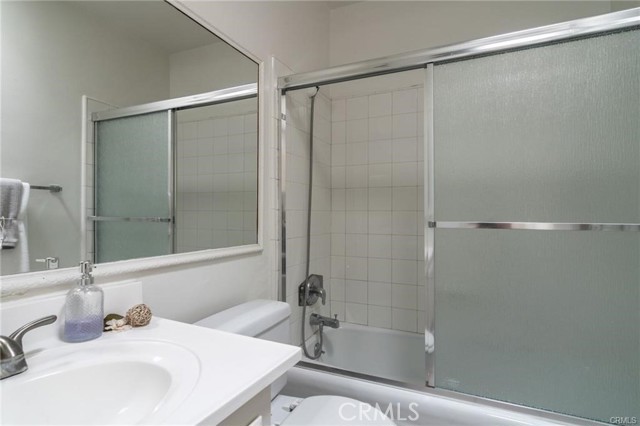 Detail Gallery Image 11 of 13 For 1122 9th #8,  Santa Monica,  CA 90403 - 2 Beds | 2 Baths