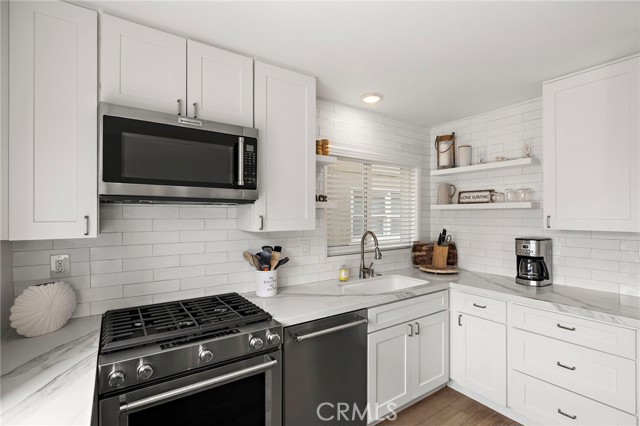 207 40th Street, Newport Beach CA: https://media.crmls.org/medias/24d73fc2-7160-407c-8605-a154b44a3b96.jpg