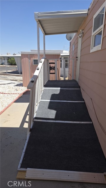 701 Montara, Barstow CA: https://media.crmls.org/medias/24d802d6-ef2b-4f65-8eaf-8d9ff698103a.jpg