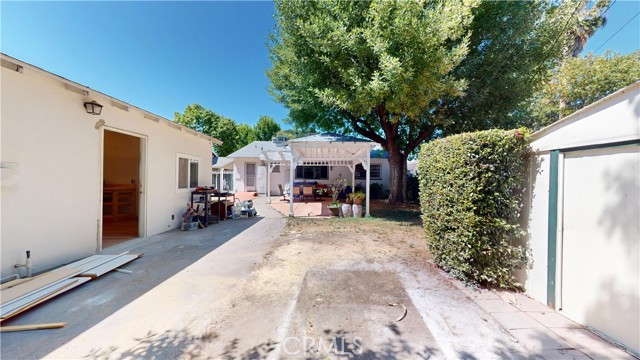 13322 Valleyheart N Drive, Sherman Oaks CA: https://media.crmls.org/medias/24d81da4-df9d-4c38-baf2-7ccfe30d3828.jpg