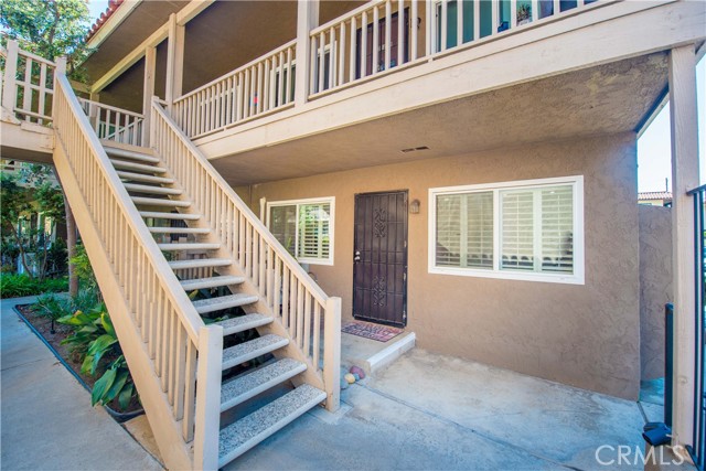 611 S La Veta Park Circle, Orange CA: https://media.crmls.org/medias/24d85601-960b-4df1-a2a3-35305f51b5a7.jpg