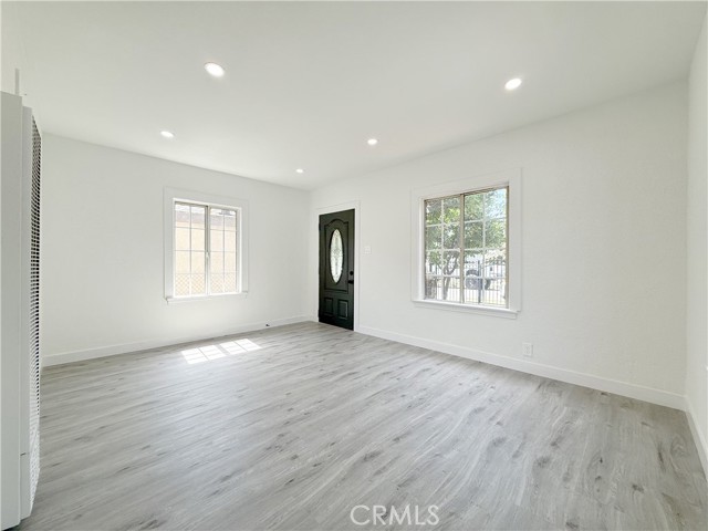 Detail Gallery Image 4 of 20 For 10346 Kalmia St, Los Angeles,  CA 90002 - 2 Beds | 2 Baths