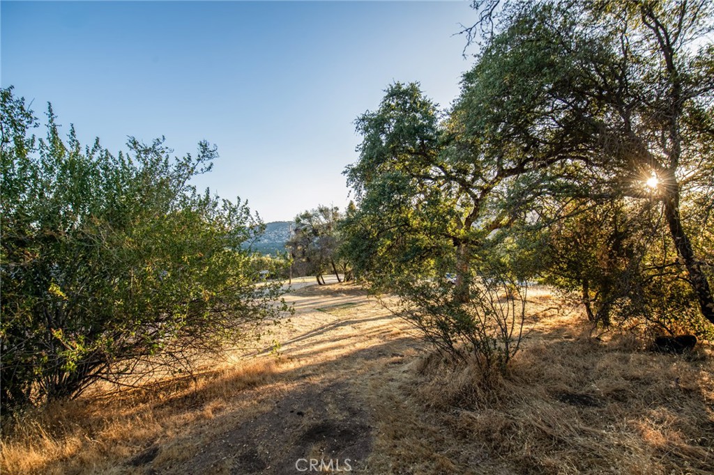 https://media.crmls.org/medias/24d9203d-ec82-4845-8a62-63d2aceb47d9.jpg?preset=X-Large