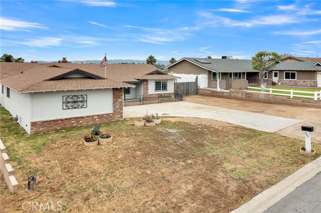 Detail Gallery Image 1 of 57 For 2540 Vine Ave, Norco,  CA 92860 - 5 Beds | 2/1 Baths