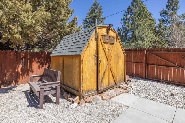 Detail Gallery Image 20 of 49 For 457 E Mountain View, Big Bear City,  CA 92314 - 3 Beds | 2 Baths