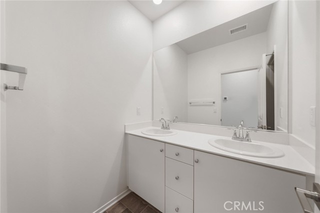15901 Stresa Lane, Fontana CA: https://media.crmls.org/medias/24da31be-49f0-48b3-9a82-99434b7acf35.jpg