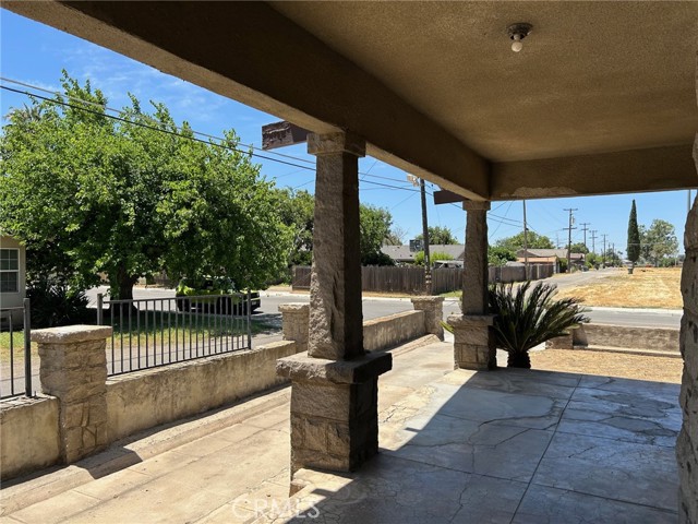 Detail Gallery Image 3 of 51 For 405 N a St, Madera,  CA 93638 - 4 Beds | 1 Baths