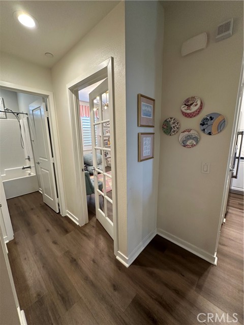 1060 Newberry Lane, Claremont CA: https://media.crmls.org/medias/24da6234-af5d-44bb-87cb-2abb8d35bc67.jpg