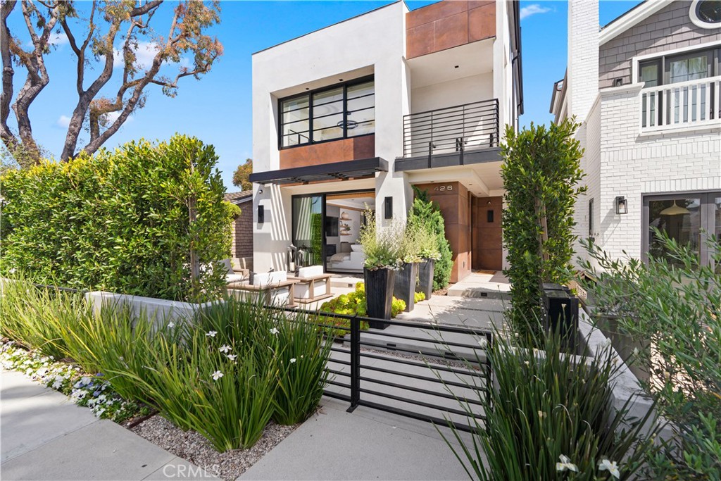 24da8774 C4fa 4f2e 9aca A7172aa5823c