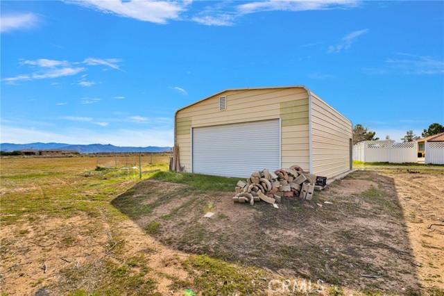 Detail Gallery Image 14 of 26 For 7845 Fuente Rd, Oak Hills,  CA 92344 - 4 Beds | 3 Baths