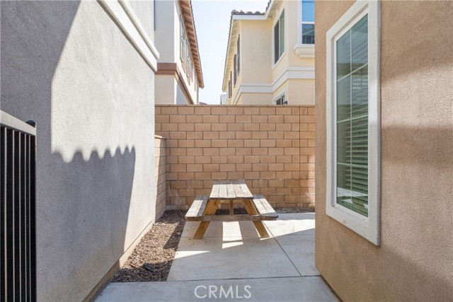 Detail Gallery Image 23 of 29 For 15234 Ridge Ln, Fontana,  CA 92336 - 3 Beds | 2/1 Baths