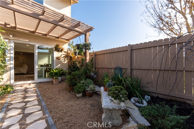 Detail Gallery Image 23 of 32 For 430 Carriage Dr #F,  Santa Ana,  CA 92707 - 3 Beds | 1/1 Baths