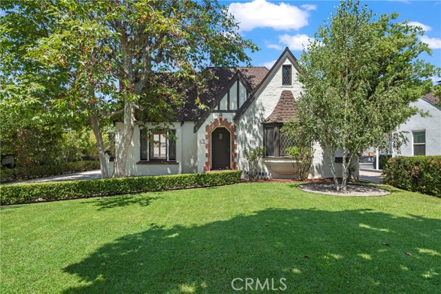 2404 N Poinsettia, Santa Ana CA: https://media.crmls.org/medias/24de1ce2-7e11-4856-b651-8a1f2f7e80ef.jpg