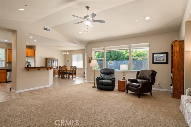 Detail Gallery Image 12 of 42 For 307 Gooselake Cir, Chico,  CA 95973 - 3 Beds | 2 Baths