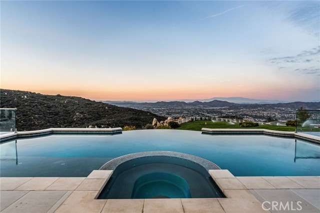 Detail Gallery Image 13 of 75 For 37731 via Baya, Murrieta,  CA 92562 - 7 Beds | 7/2 Baths