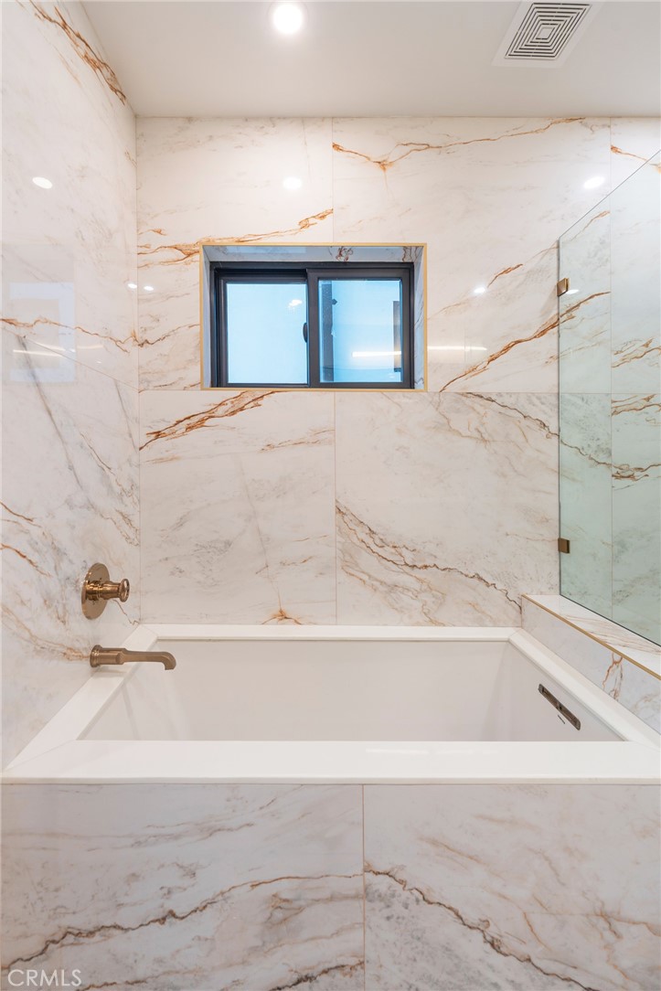 MLS #OC25269306 image #32