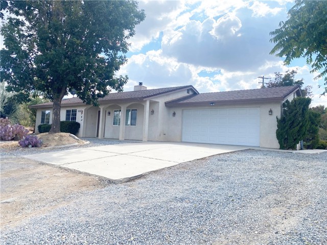 8978 Broken Spur Road, Pinon Hills CA: https://media.crmls.org/medias/24def95c-fb82-47af-bf73-83cb5ea74c54.jpg