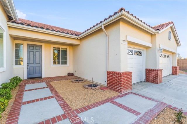 Detail Gallery Image 3 of 32 For 11090 Dandelion Ln, Apple Valley,  CA 92308 - 4 Beds | 3 Baths