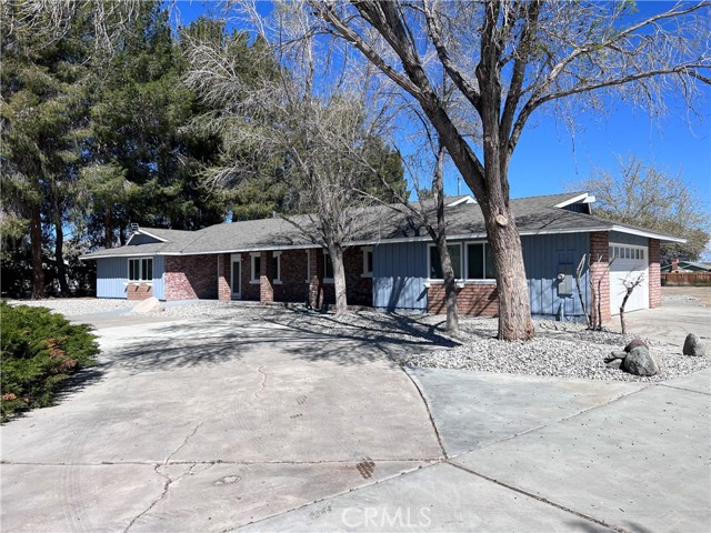 Detail Gallery Image 3 of 75 For 3255 E Avenue H8, Lancaster,  CA 93535 - 3 Beds | 2/1 Baths