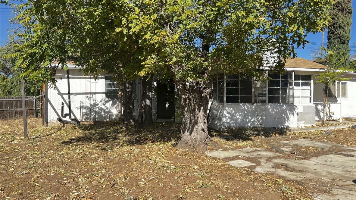 Detail Gallery Image 1 of 5 For 12812 Douglas St, Yucaipa,  CA 92399 - 3 Beds | 2 Baths