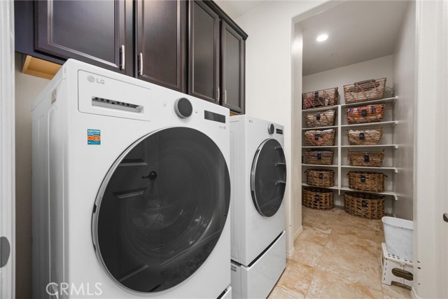 28537 Vista Del Rio Drive, Valencia CA: https://media.crmls.org/medias/24e03cc7-5f05-4bbb-812e-95dd847280b7.jpg