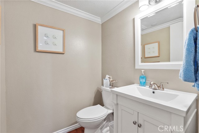 Detail Gallery Image 12 of 37 For 19096 Queensport Lane #C,  Huntington Beach,  CA 92646 - 3 Beds | 2/1 Baths