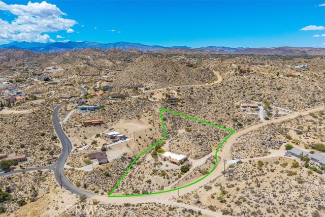 57710 Bandera Road, Yucca Valley CA: https://media.crmls.org/medias/24e192e2-b90b-42f3-acd9-a91c5374220d.jpg