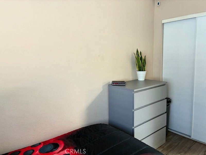 https://media.crmls.org/medias/24e21905-a938-4345-9637-f78a8c6e3ee8.jpg?preset=X-Large