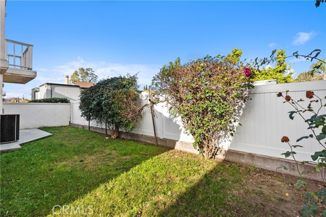 Detail Gallery Image 14 of 27 For 286 Carefree, Costa Mesa,  CA 92627 - 3 Beds | 2/1 Baths