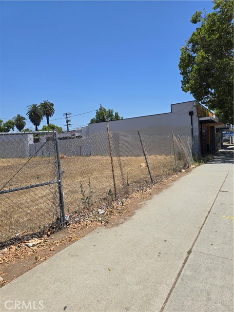 Image 12 of 47 For 855 Holt Avenue