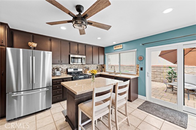 21376 Sleepy Glen Lane, Rancho Santa Margarita CA: https://media.crmls.org/medias/24e28cf8-ca10-4bac-97c8-df518c432fa6.jpg